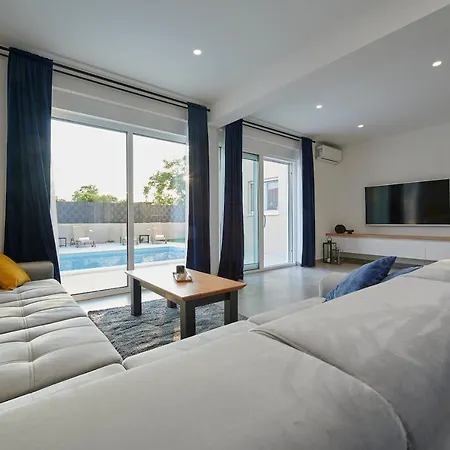 Royal Blue House Villa Kastela