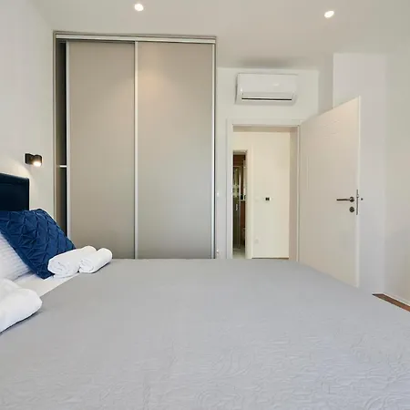 Blue Fantasy Вилла Каштела