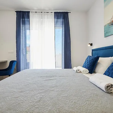 Royal Blue House * Kastela