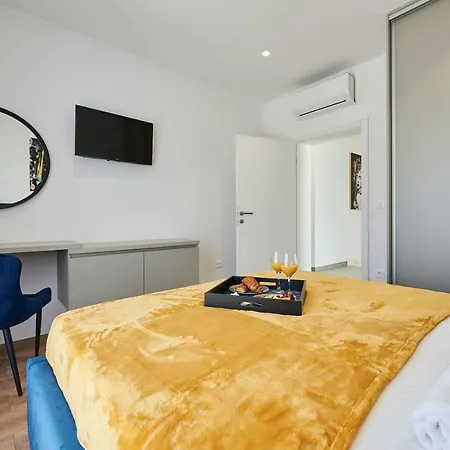 Villa Royal Blue House