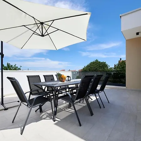 Blue Fantasy Вилла Каштела