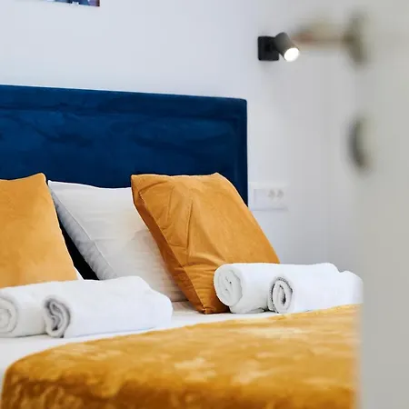 Royal Blue House Kastela
