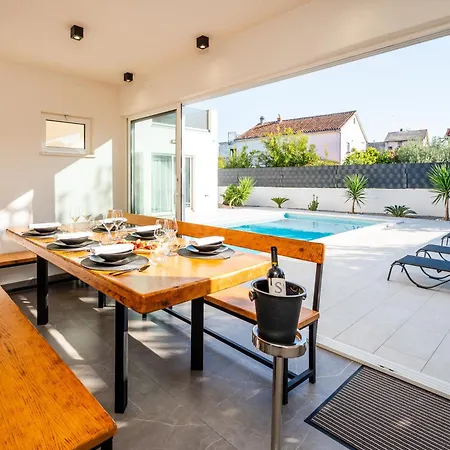 Blue Fantasy Вилла Каштела